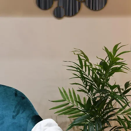 بيت ضيافة Luxury Lavie 4*