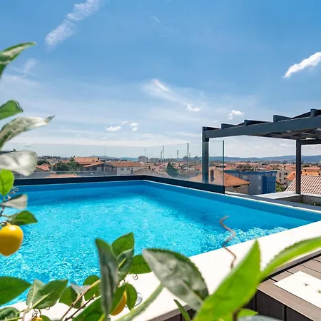 Pensjonat Luxury Lavie 4*