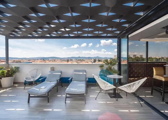 Πανσιόν Luxury Lavie Ζαντάρ